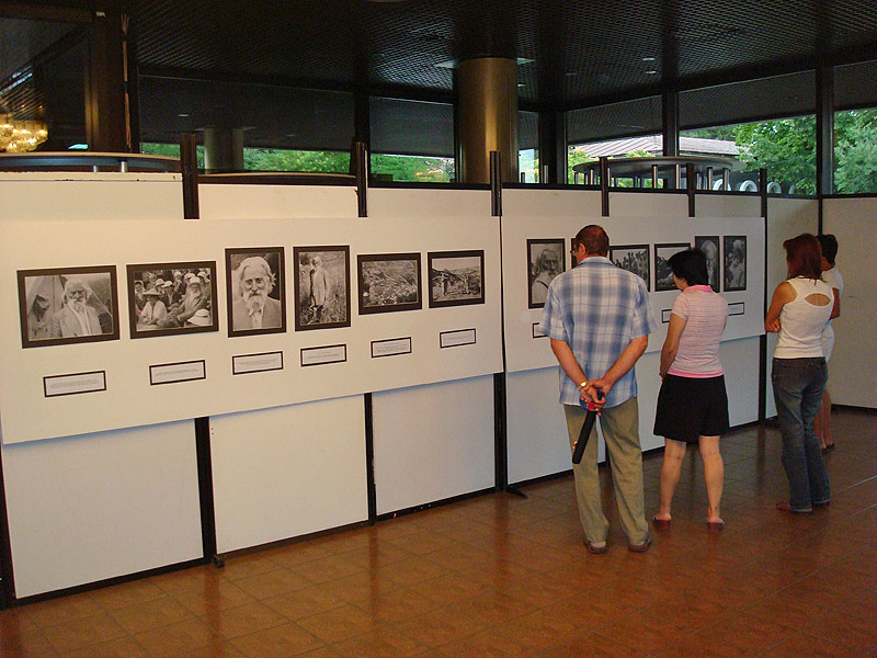2009.07.11%20-%20photo_exhibitiion_4.jpg