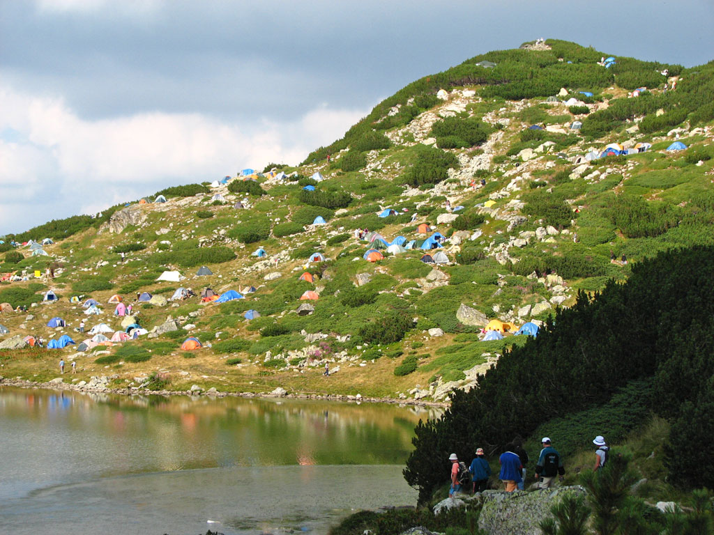 Палатковия лагер до второто езеро