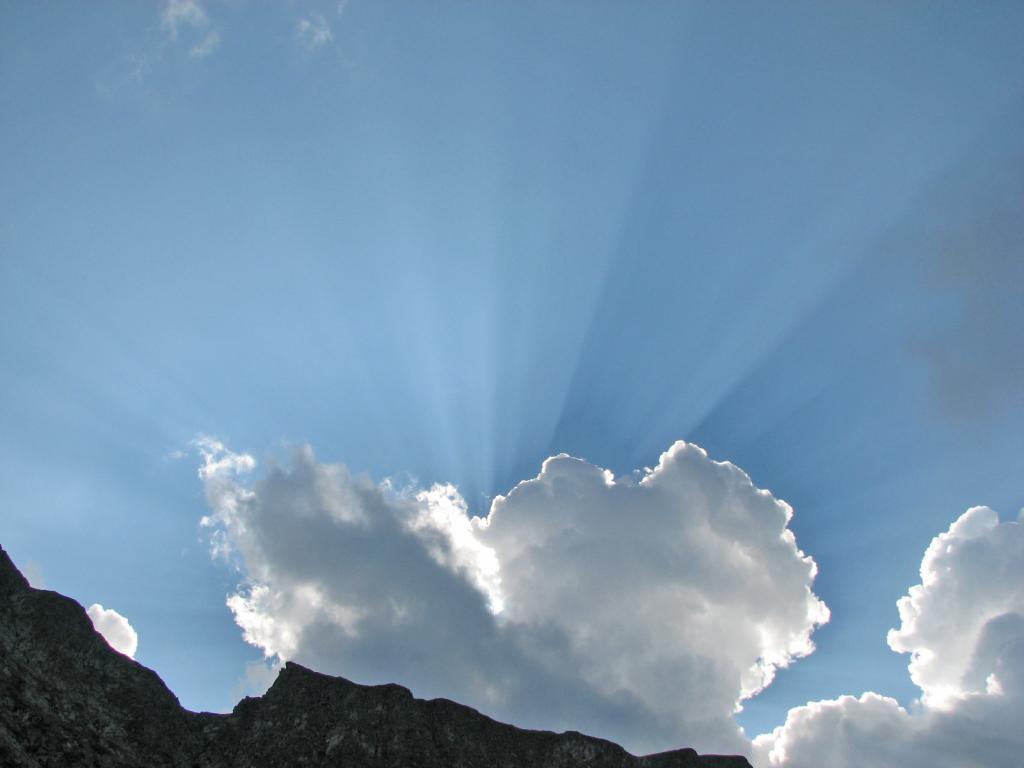 Красиви облаци и светлина