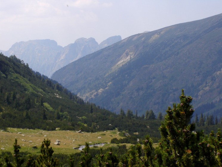Величествената Мальовица, видяна от пътя между Рибни езера и