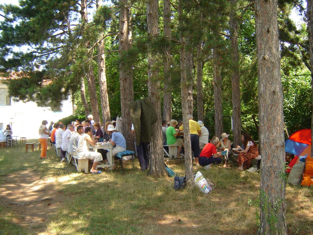 Общ братски обяд