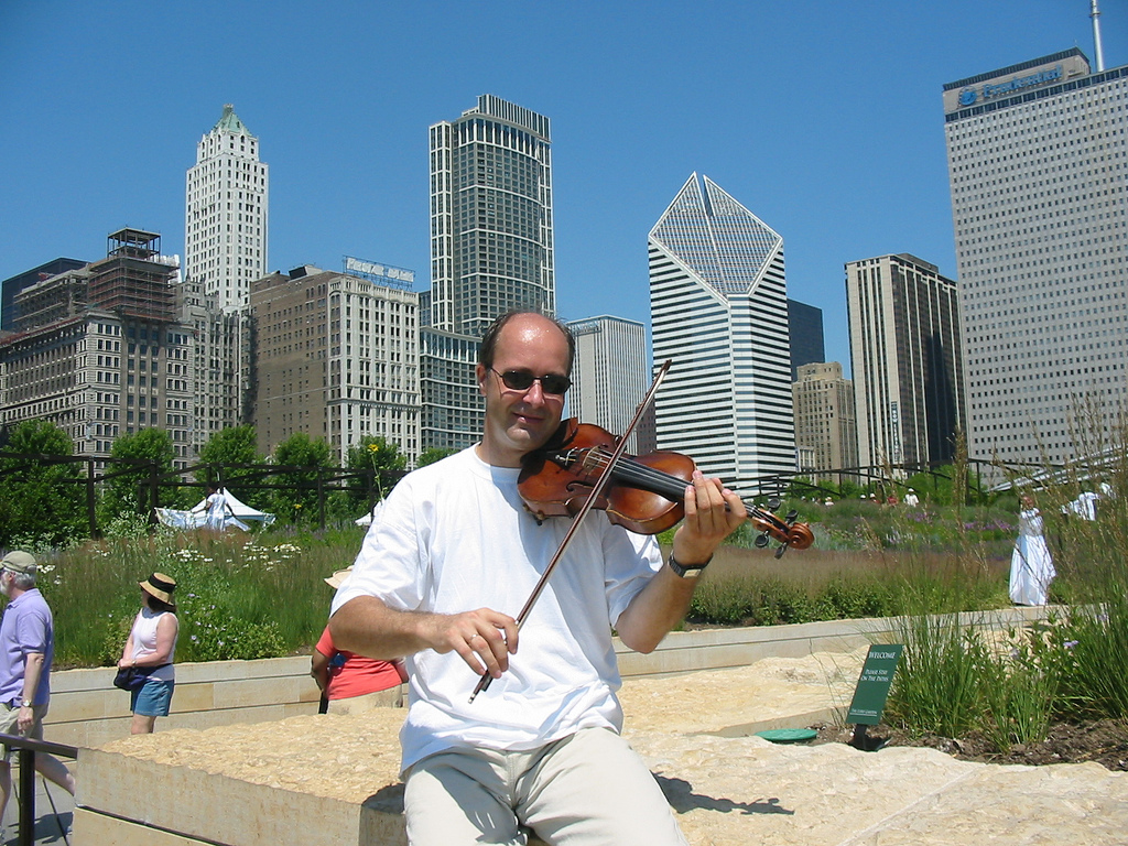 Тодор Папазов-Цигулката на Паневритмията в Чикаго