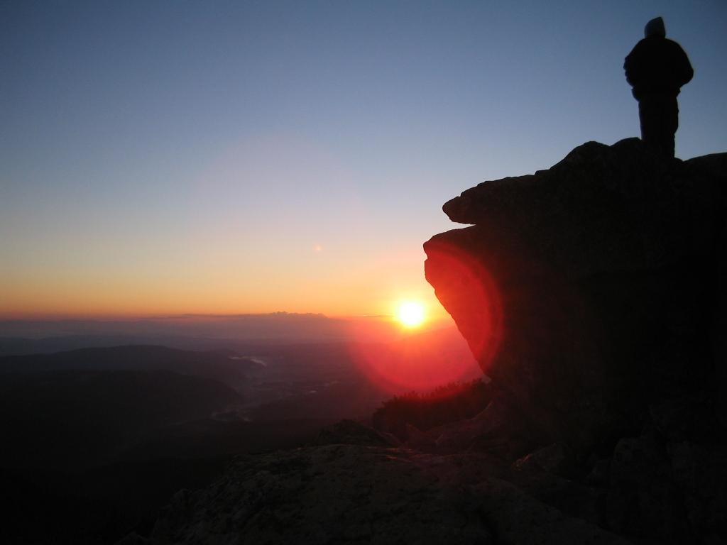 Изгрев на скалата на Дънов 1