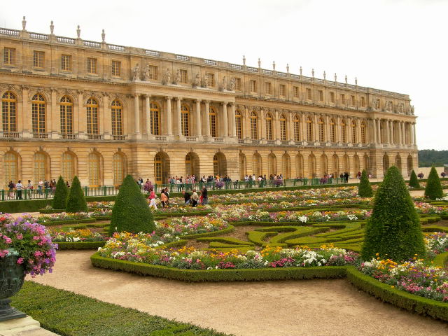 Версайски дворец, Париж