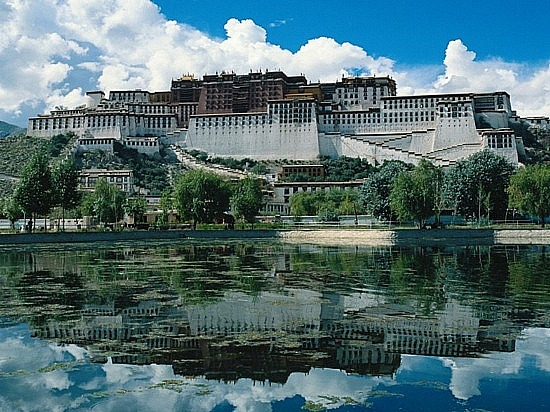 Дворецът Потала – най-великият монумент на Тибет