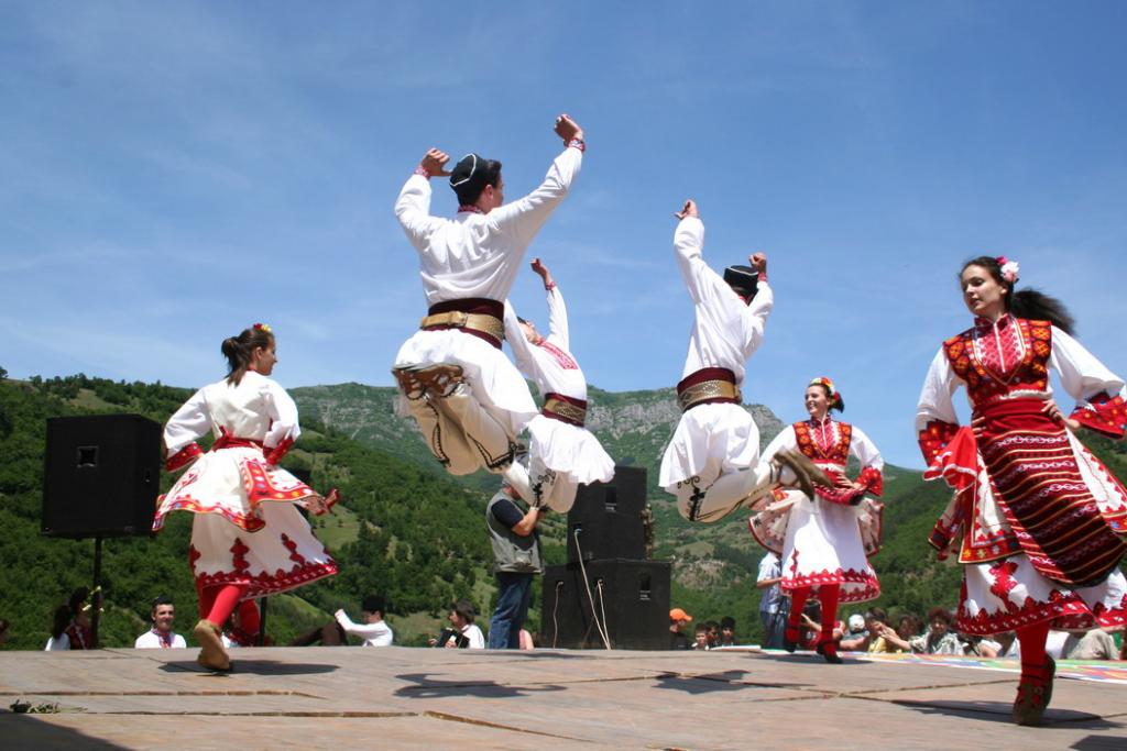Български Народни Танци