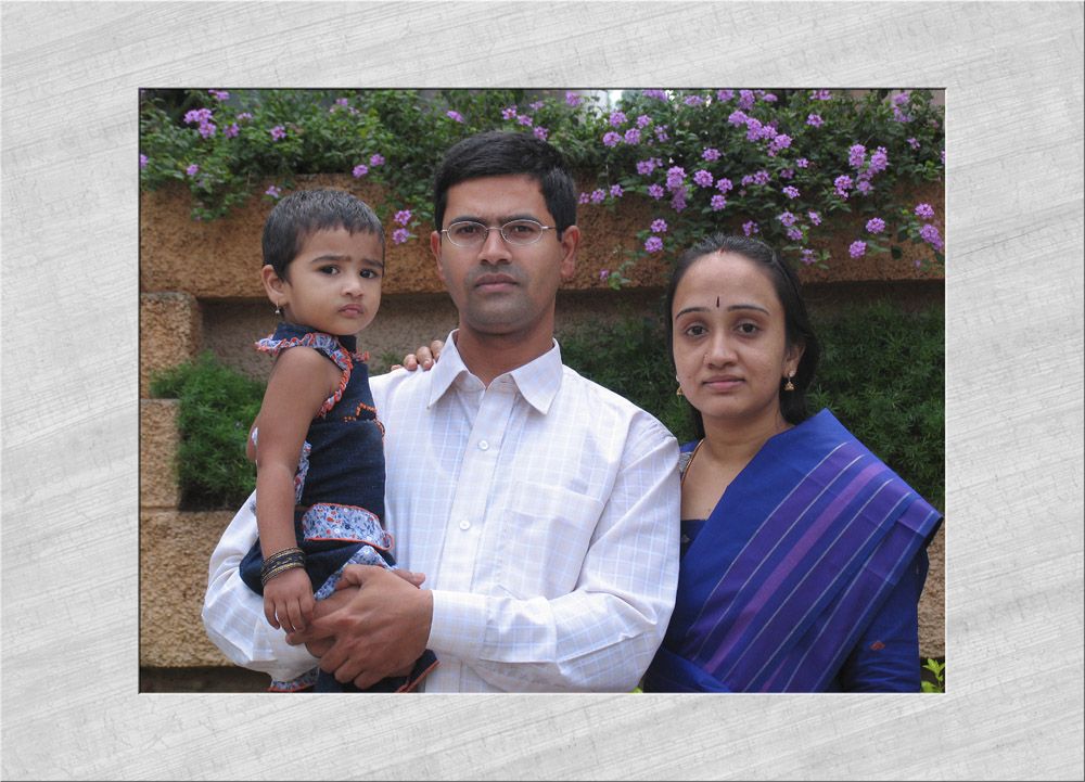 Младо индийско семейство