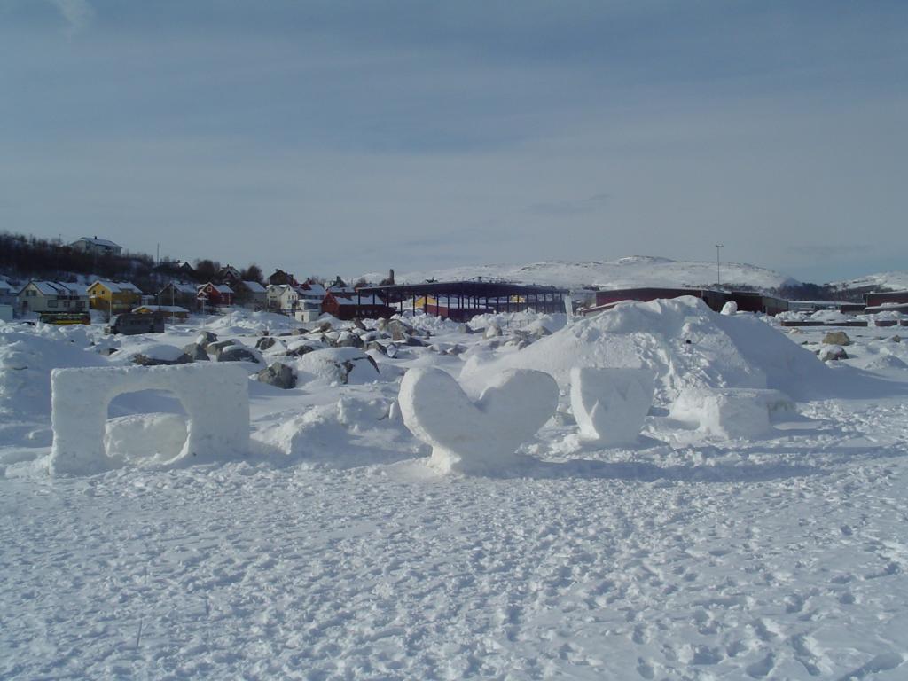Снежни фигури в Киркенес2 Северна Норвегия
