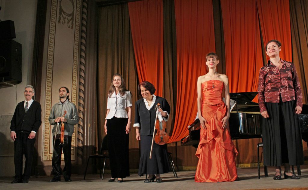 Концерт в Пловдив - оранжеви лъчи